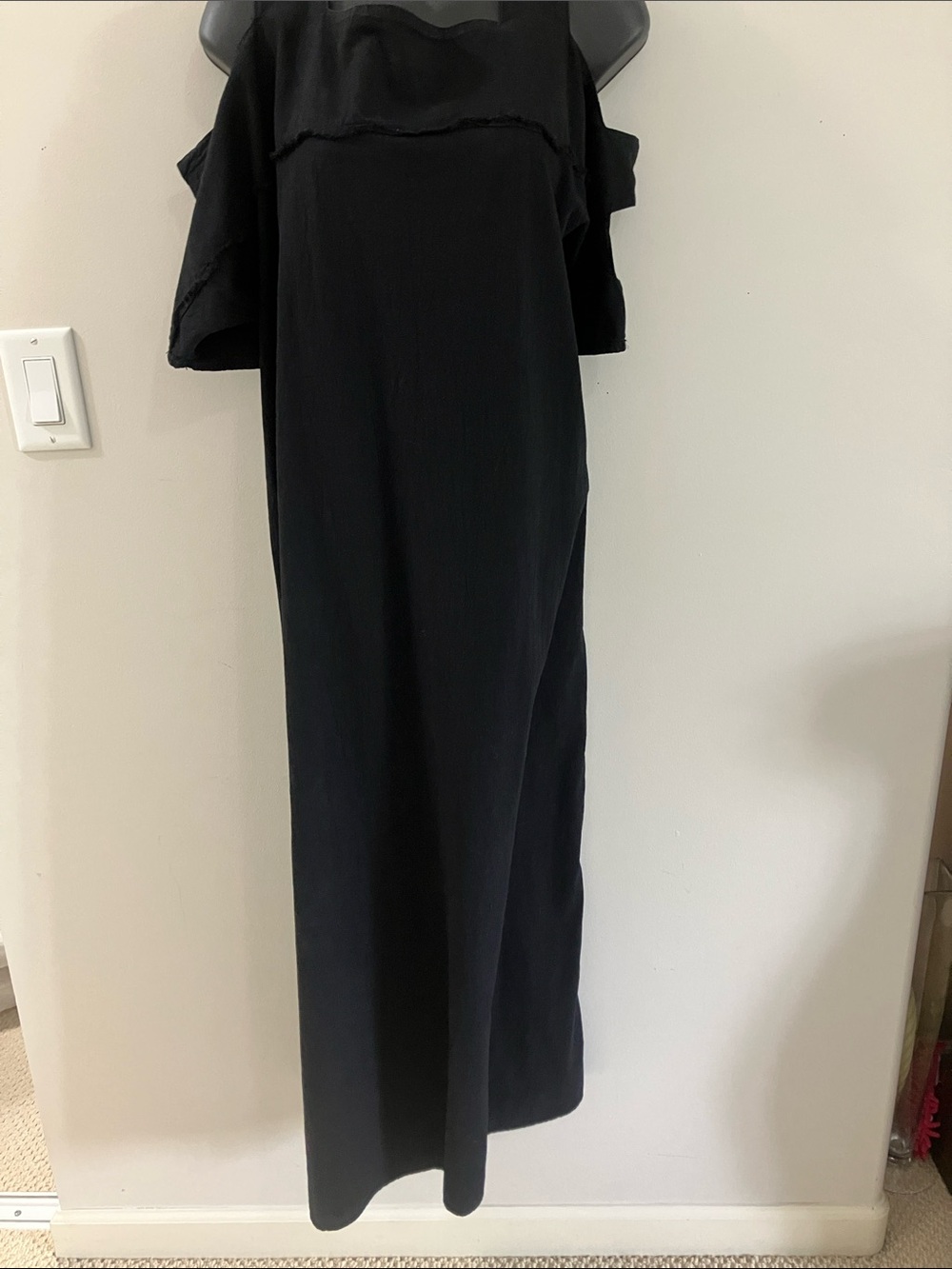 Sea breeze Classic Black Off-Shoulder Maxi Dress. Large